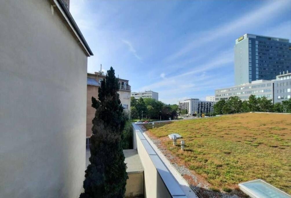 Modern And Light 2-Room Apartment เวียนนา ภายนอก รูปภาพ